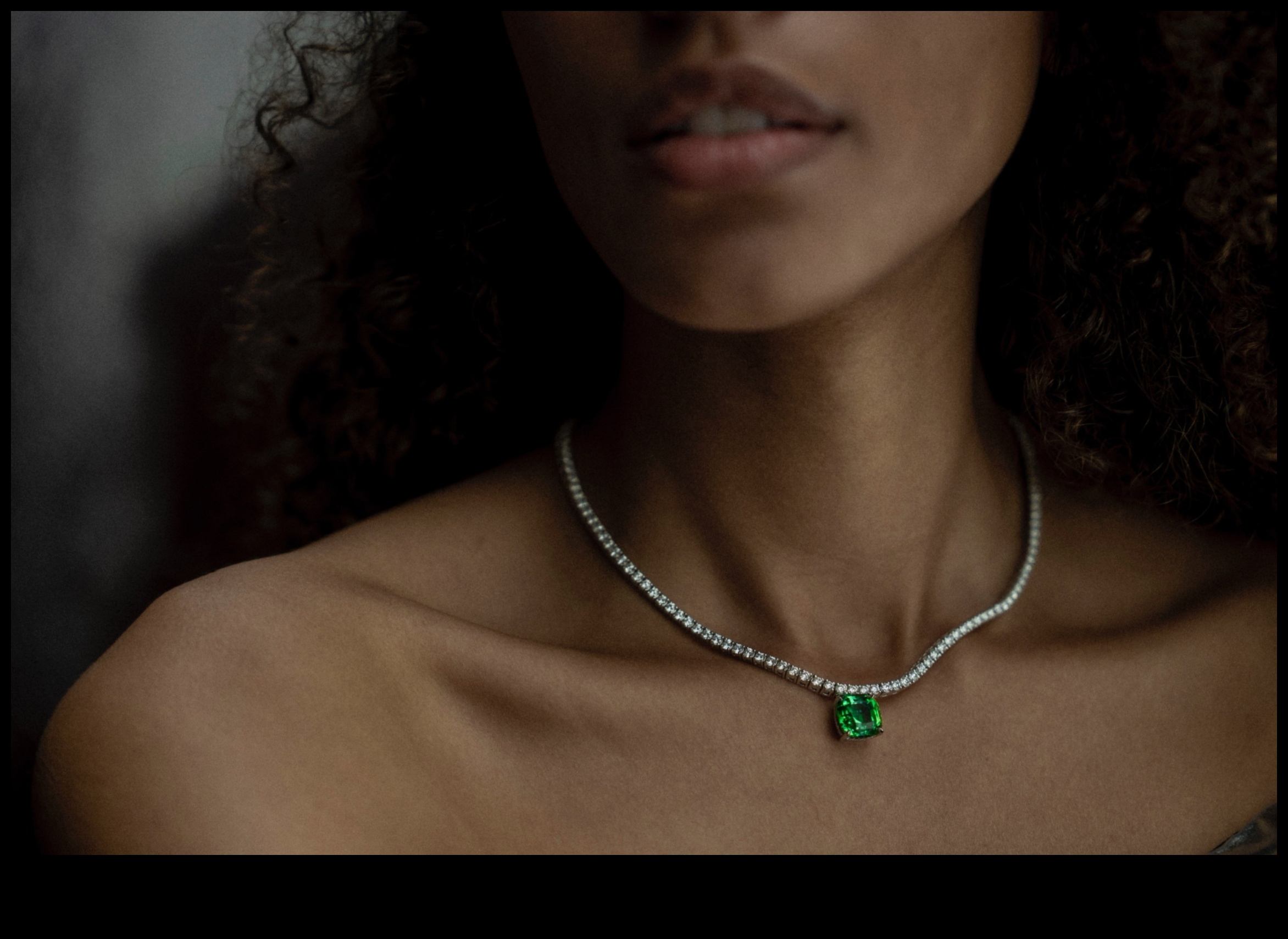 Radiant and Refined: Fashion Jewellery for the Modern Muse