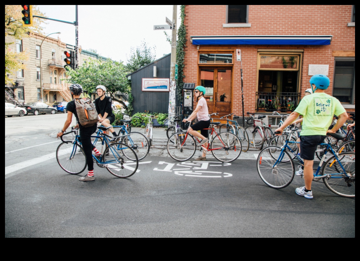 City Cycling Chronicles: Narratives from Commuting Cyclists