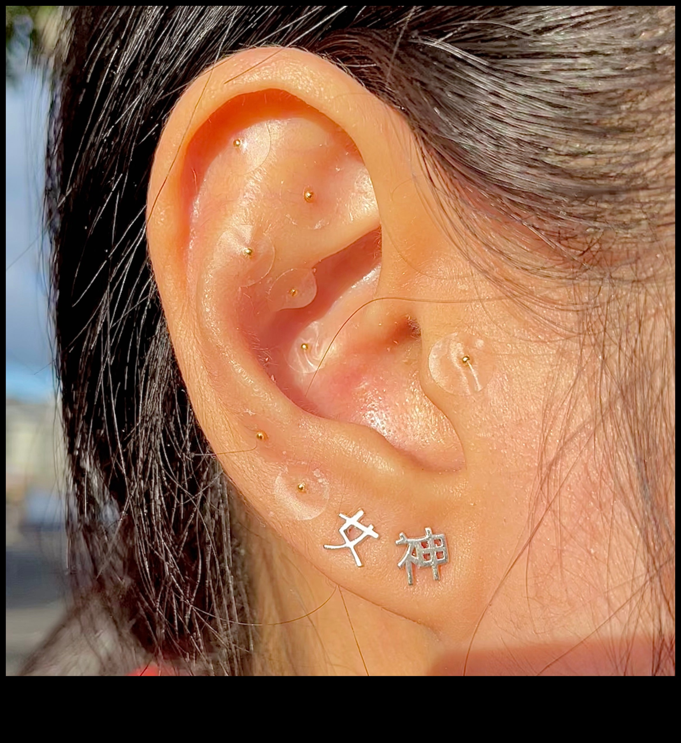 Goddess Glow Βρείτε την εσωτερική σας θεϊκότητα με τα σκουλαρίκια μας εμπνευσμένα από τη θεά 4 Goddess Glow: Channel Divine Radiance with Our Goddess-Inspired Earrings