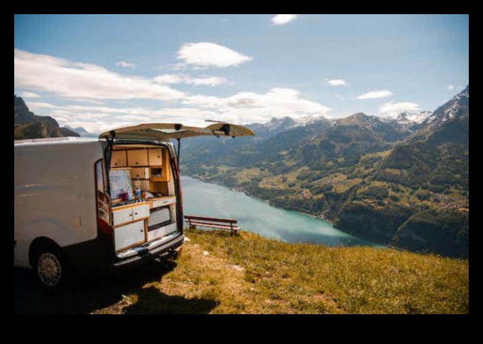 Αστικό τοπίο Nomads Living in Vans in the Urban Jungle 3 Cityscape Nomads: Navigating Urban Challenges in Vans