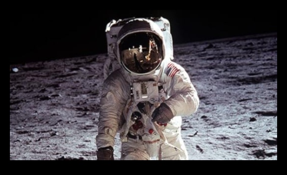 Τροχιακές Ωδές Οι ποιητικές σκέψεις των αστροναυτών στον κόσμο 4 Τροχιακές Ωδές: Οι ποιητικές σκέψεις των αστροναυτών στον κόσμο