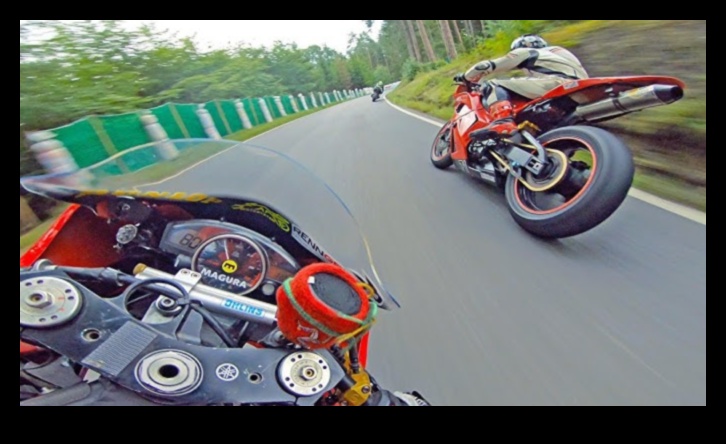 High-Speed ​​Harmony: The Precision and Synchronization of Motorcycle Racing