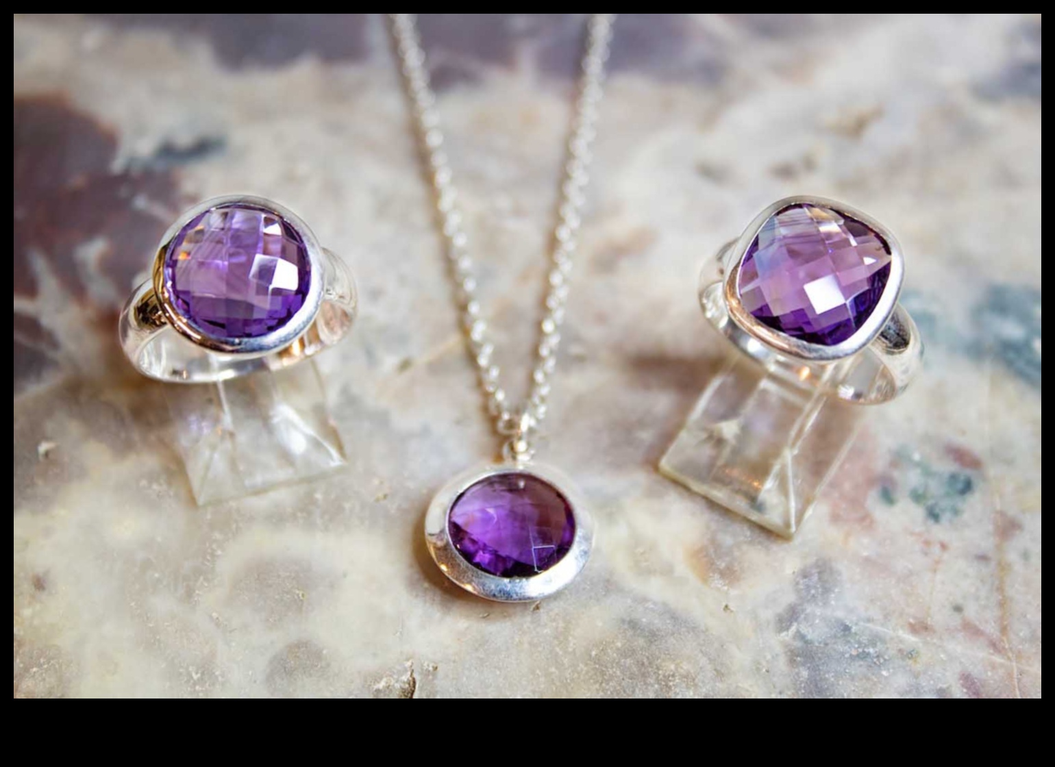 Amethyst Allure: Απολαύστε το Purple Majesty and Sophistication